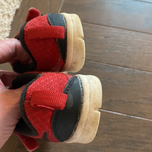 Nike size 9c - Picture 4 of 4